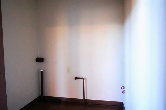 10 Clinton Ave, Lowell, MA 01854