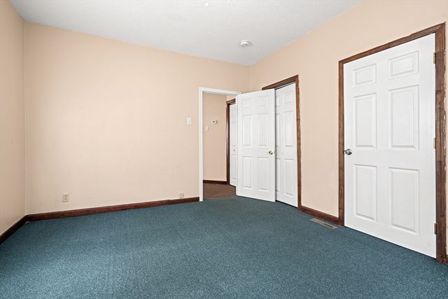 10 Clinton Ave, Lowell, MA 01854