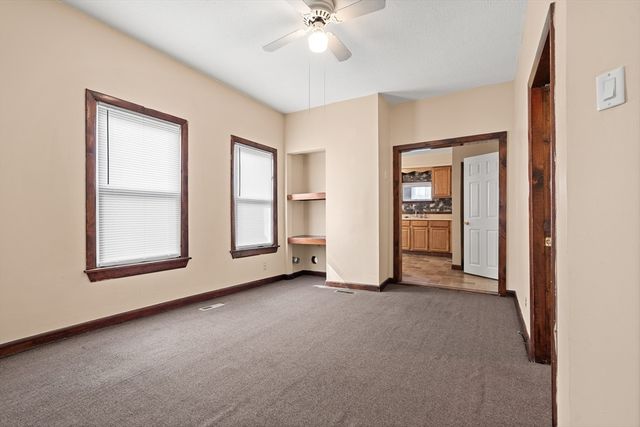 10 Clinton Ave, Lowell, MA 01854