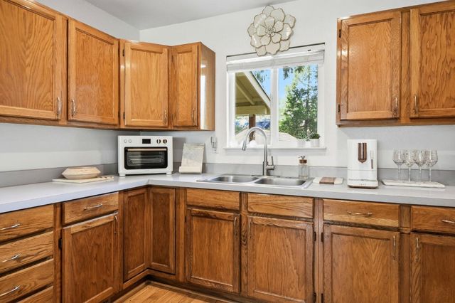 49 W Oak, Colfax, CA 95713