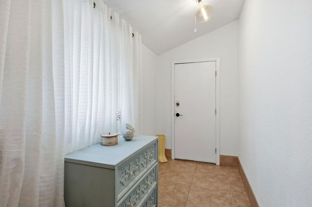 49 W Oak, Colfax, CA 95713