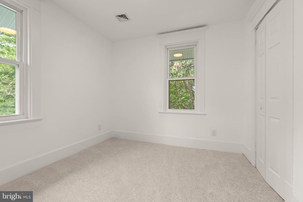 Image 14 of property listing at 23 STEWART AVE, Delran, NJ 08075