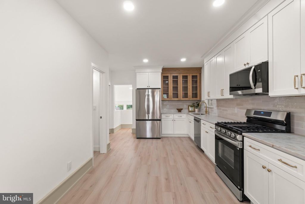 Image 5 of property listing at 23 STEWART AVE, Delran, NJ 08075