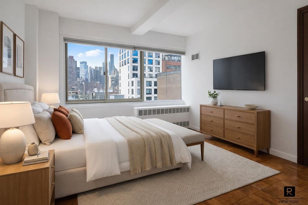 240 E 55th St Apt 9H, New York City, NY 10022