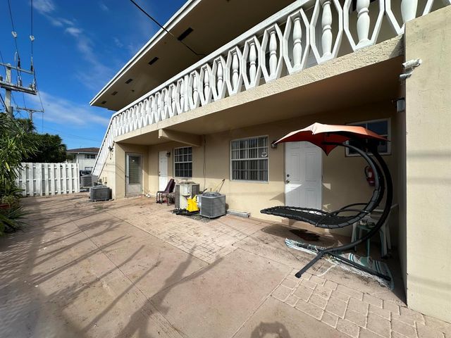 1820 NE 56th Street, Fort Lauderdale, FL 33308