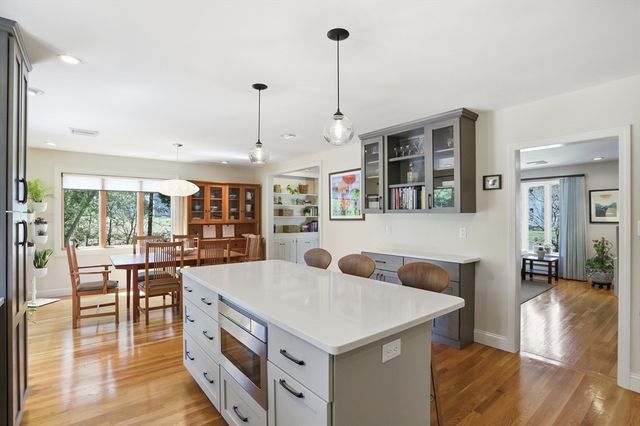 3 Hawthorne St, Acton, MA 01720