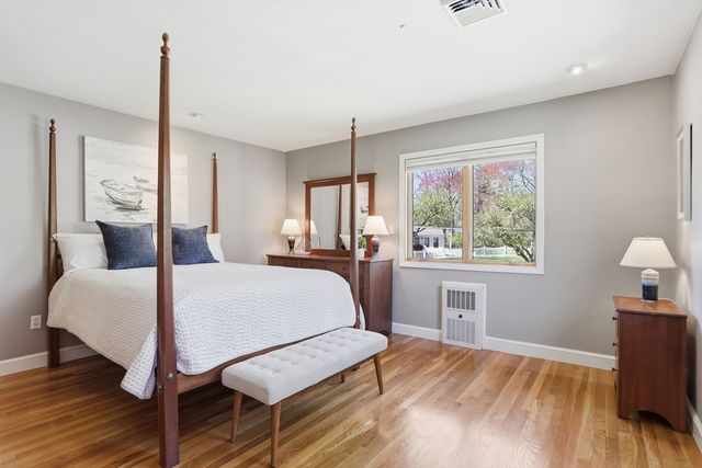 3 Hawthorne St, Acton, MA 01720