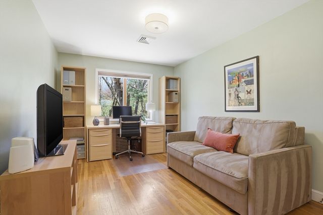 3 Hawthorne St, Acton, MA 01720