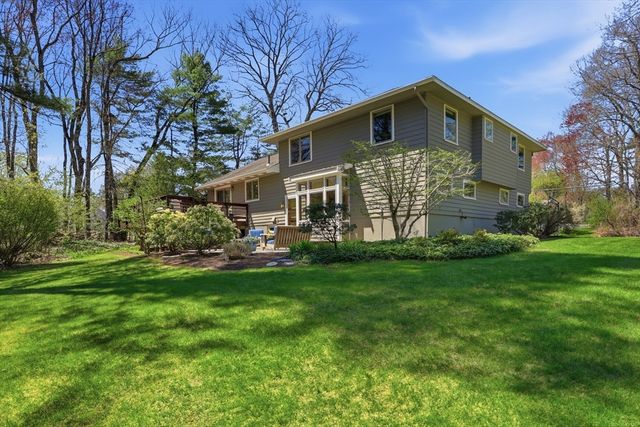 3 Hawthorne St, Acton, MA 01720