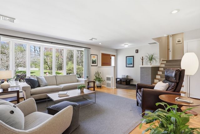 3 Hawthorne St, Acton, MA 01720