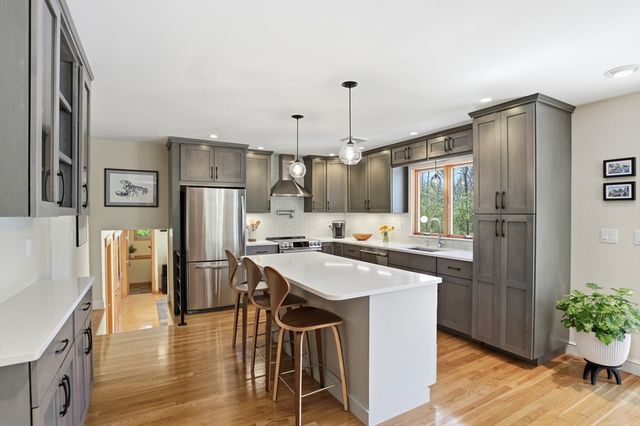 3 Hawthorne St, Acton, MA 01720