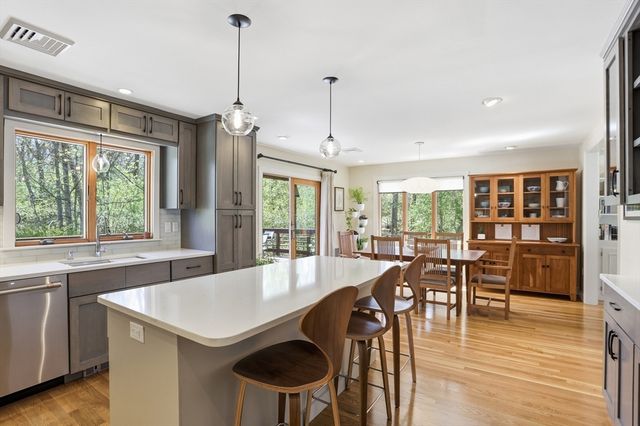 3 Hawthorne St, Acton, MA 01720