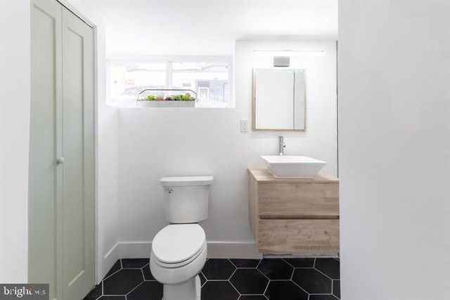 2937 NICHOLAS ST, Philadelphia, PA 19121