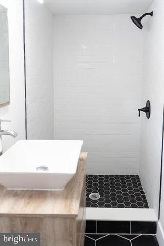 2937 NICHOLAS ST, Philadelphia, PA 19121