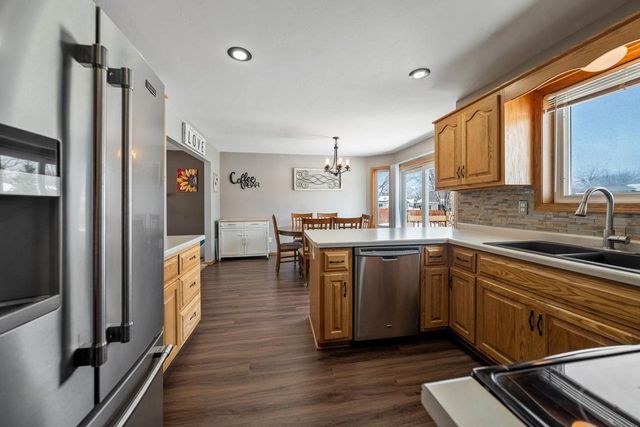 623 SUMMER WINDS DRIVE, Green Bay, WI 54311