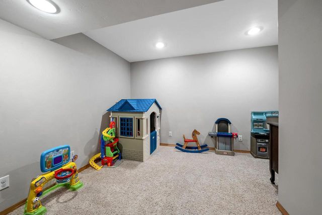 623 SUMMER WINDS DRIVE, Green Bay, WI 54311