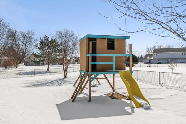 623 SUMMER WINDS DRIVE, Green Bay, WI 54311