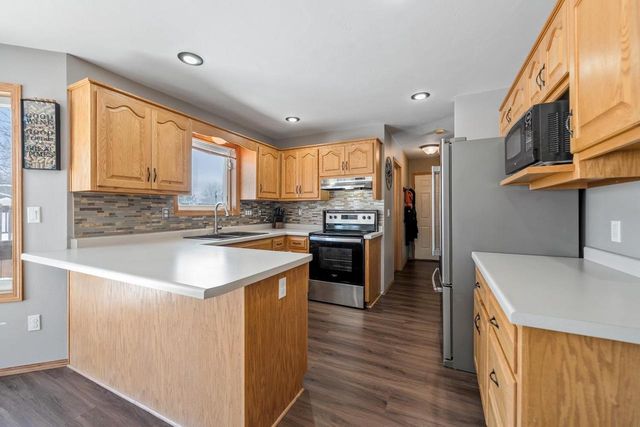 623 SUMMER WINDS DRIVE, Green Bay, WI 54311