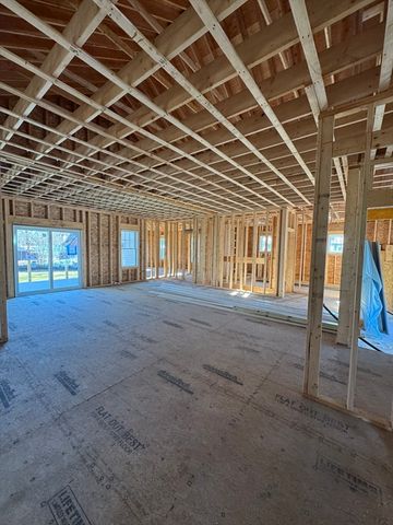 20 Coach Road, Easton, MA 02375