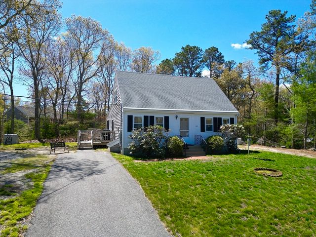 125 Lakeview Blvd, Plymouth, MA 02360