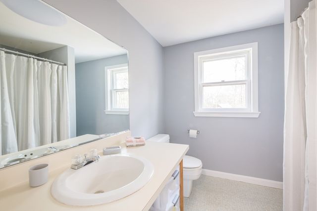 125 Lakeview Blvd, Plymouth, MA 02360