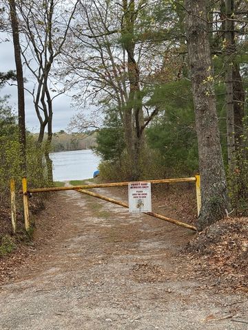 125 Lakeview Blvd, Plymouth, MA 02360