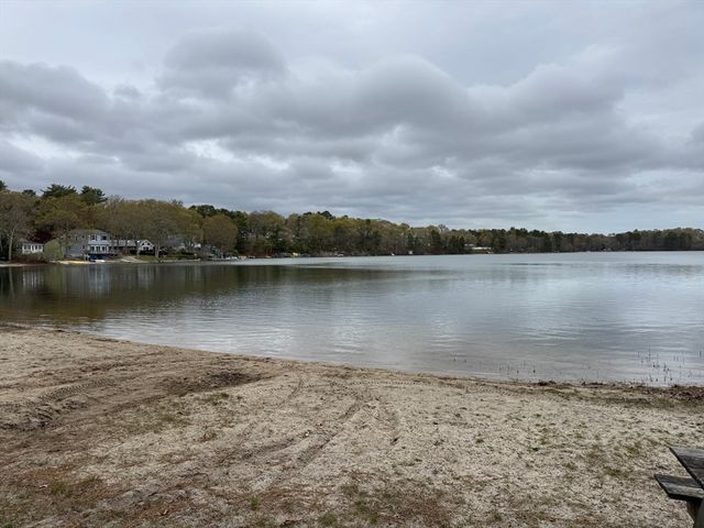 125 Lakeview Blvd, Plymouth, MA 02360