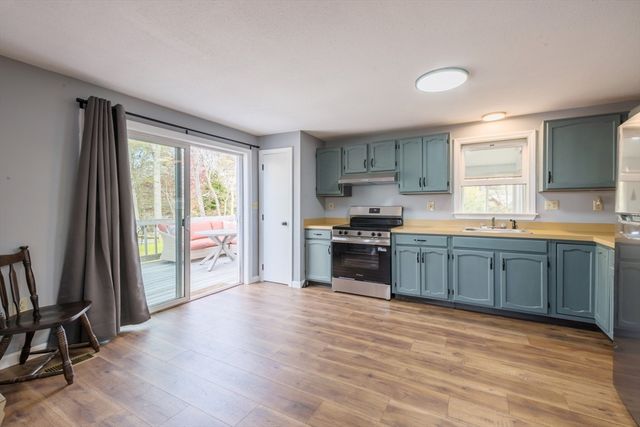 125 Lakeview Blvd, Plymouth, MA 02360