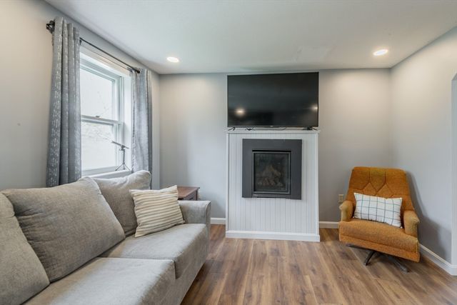 125 Lakeview Blvd, Plymouth, MA 02360
