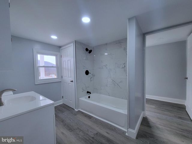 830 N LINCOLN, Duncannon, PA 17020