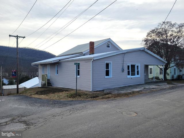 830 N LINCOLN, Duncannon, PA 17020