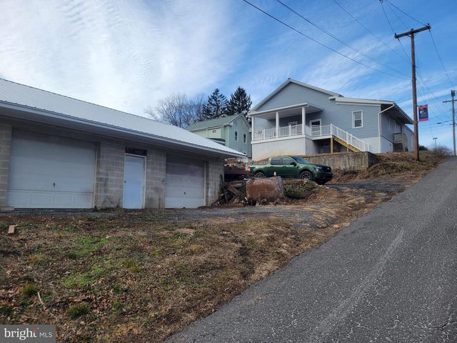 830 N LINCOLN, Duncannon, PA 17020