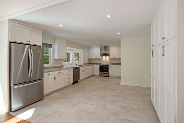 137 Sparrow Drive, Isle Of Palms, SC 29451