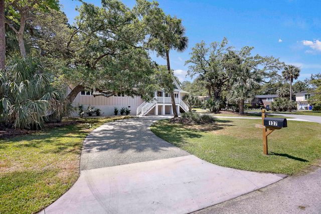 137 Sparrow Drive, Isle Of Palms, SC 29451