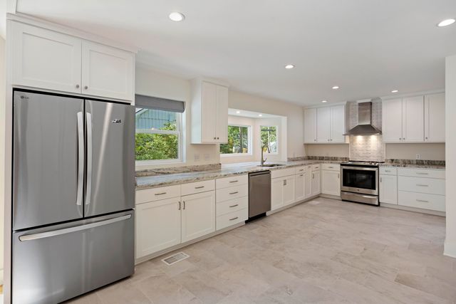 137 Sparrow Drive, Isle Of Palms, SC 29451
