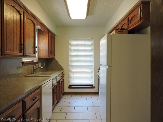 8617 Meadow Drive, Fort Smith, AR 72908