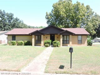 8617 Meadow Drive, Fort Smith, AR 72908