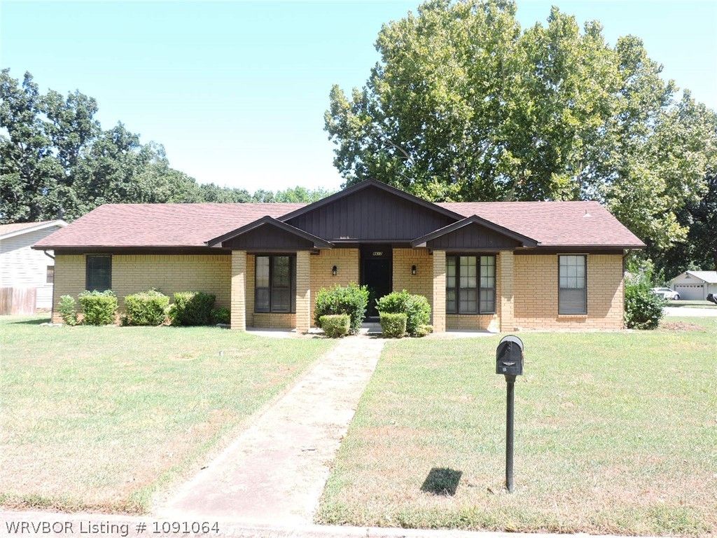 8617 Meadow Drive, Fort Smith, AR 72908