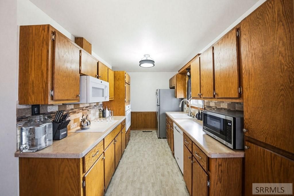 Image 17 of property listing at 407 Valley Drive, Idaho Falls, ID 83401