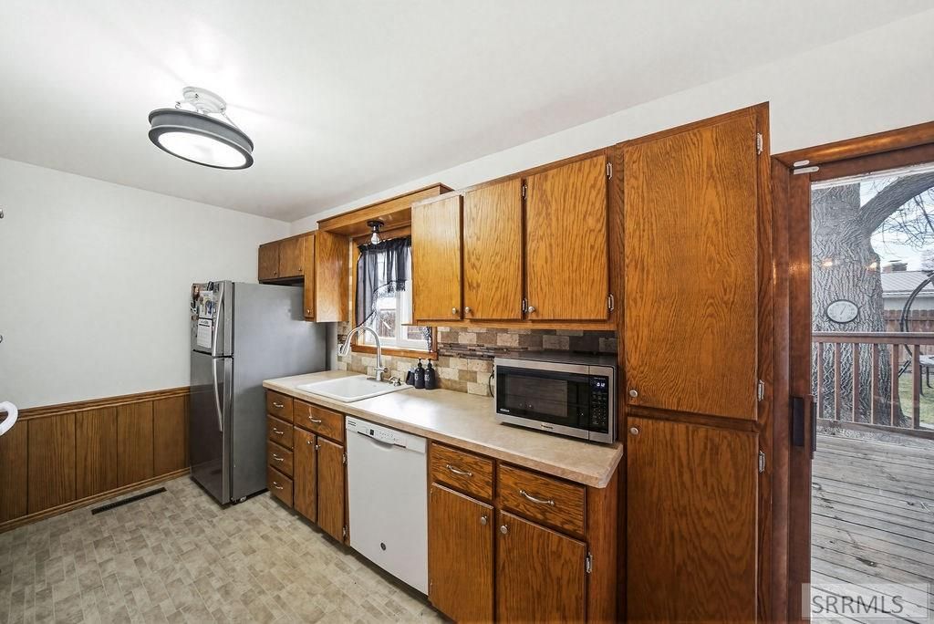 Image 18 of property listing at 407 Valley Drive, Idaho Falls, ID 83401