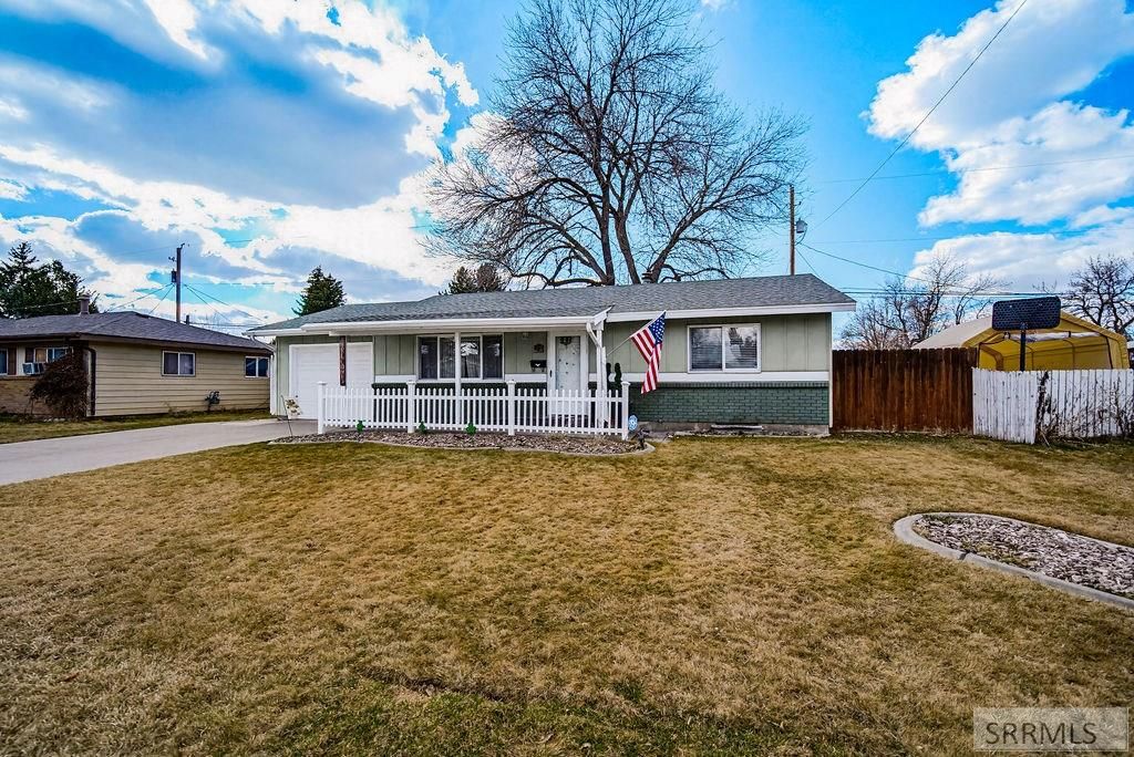 Image 3 of property listing at 407 Valley Drive, Idaho Falls, ID 83401