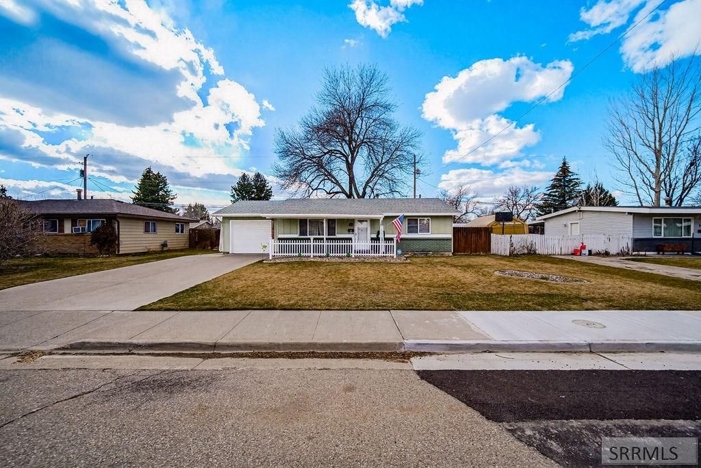 Image 4 of property listing at 407 Valley Drive, Idaho Falls, ID 83401