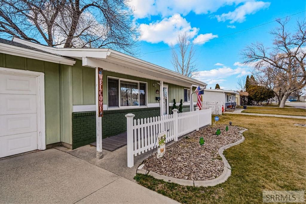 Image 5 of property listing at 407 Valley Drive, Idaho Falls, ID 83401