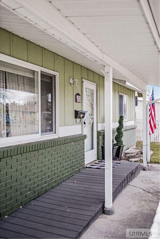 Image 6 of property listing at 407 Valley Drive, Idaho Falls, ID 83401