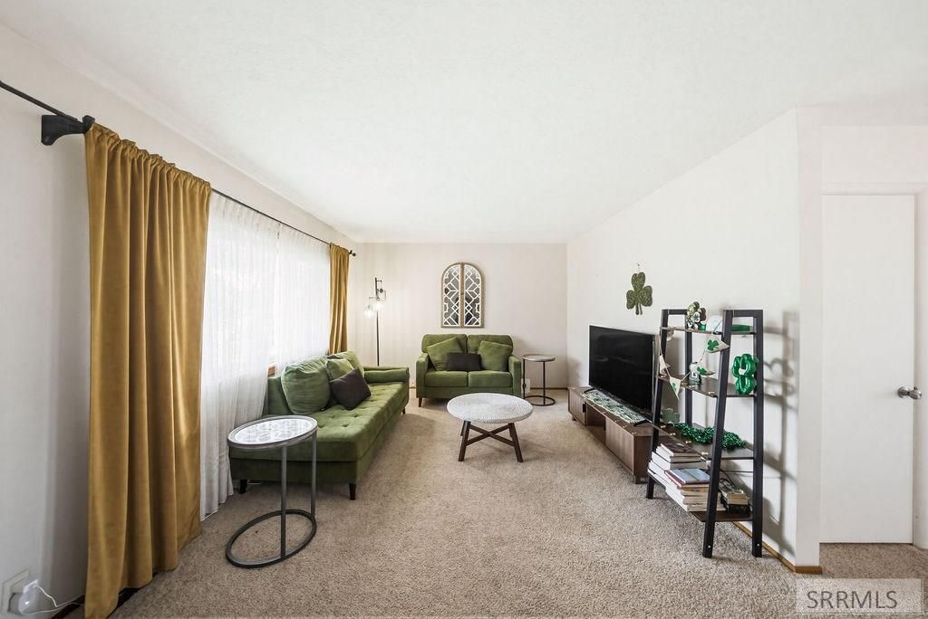 Image 9 of property listing at 407 Valley Drive, Idaho Falls, ID 83401
