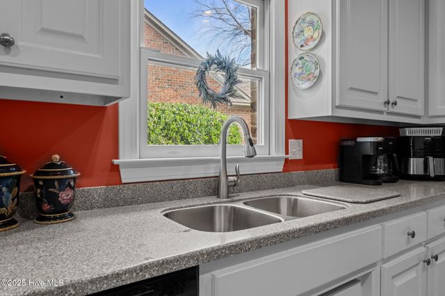 306 Village Green Drive, Trent Woods, NC 28562