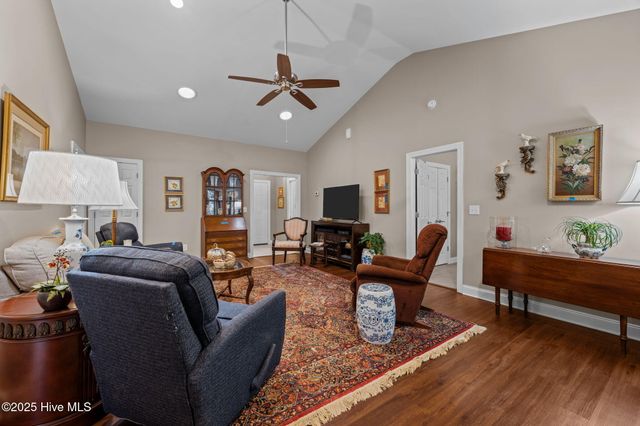 306 Village Green Drive, Trent Woods, NC 28562