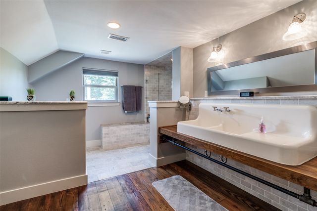 5323 Denton Drive, Dallas, TX 75235