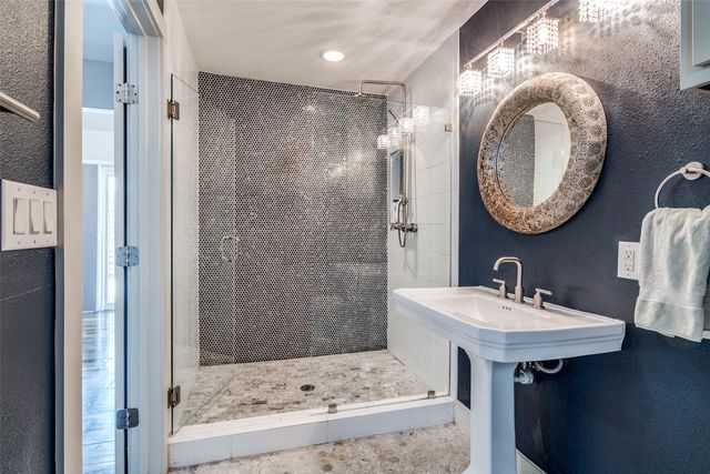 5323 Denton Drive, Dallas, TX 75235