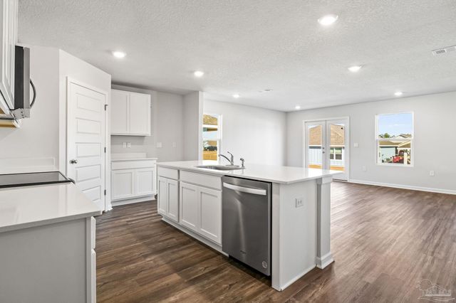 2042 Limpkin St, Cantonment, FL 32533